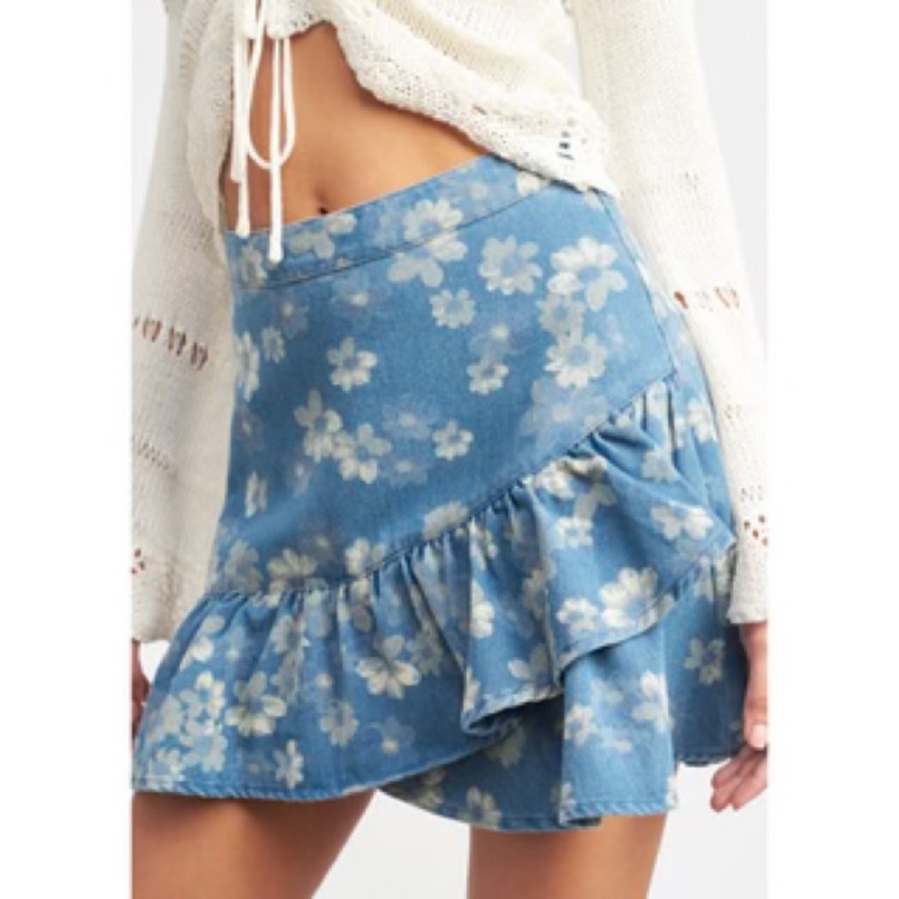 Jacquie Denim Skirt Ruffle Asymmetrical Hem Floral Peplum Mini Women’s M